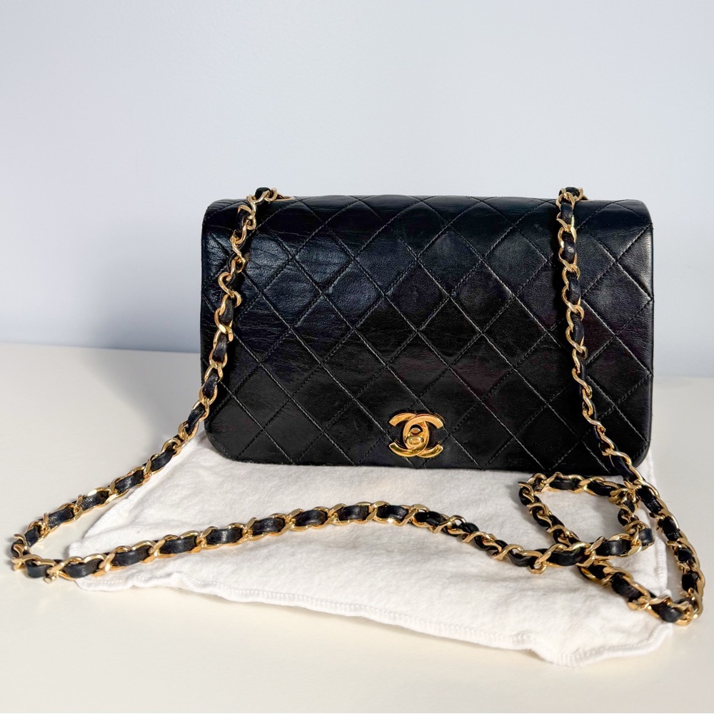 Chanel Vintage Matelasse Single Flap Chain Shoulder Bag Lambskin Black